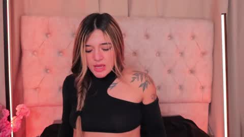 Ashley Lauren online show from 02-11-25, 10:15