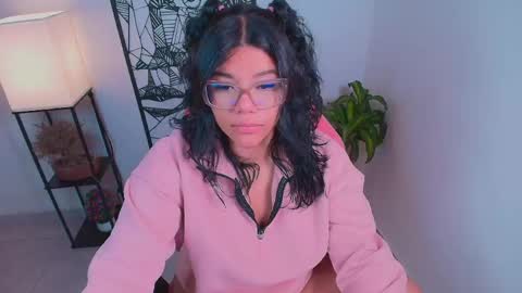 Ashleyy18   online show from 06-08-26, 12:14