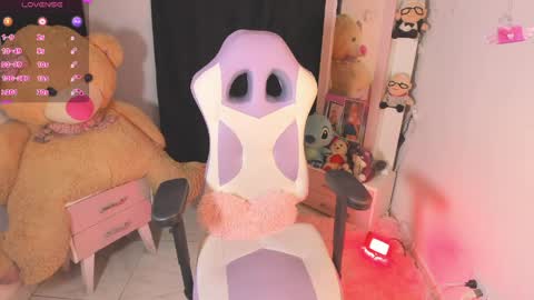 Snapshot of ashleyy_art1 chatting on 05-27-26, 03:09 Ashley online show from 05-27-26, 03:09