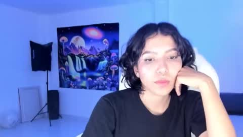 Snapshot of ashlleycam chatting on 03-02-25, 01:58 Fer online show from 03-02-25, 01:58