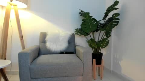 ashllovee online show from 02-08-25, 01:01