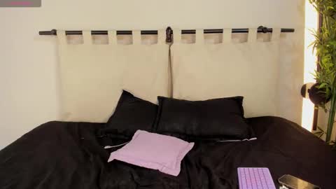 ashly_jones_ online show from 12-16-25, 04:28