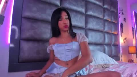 ashlymillerr_ online show from 07-30-26, 07:57