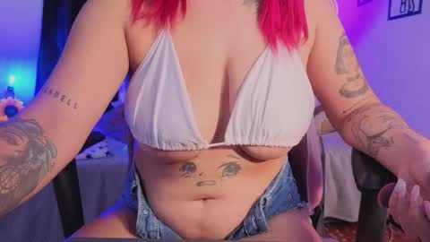 Snapshot of ashlyrey_1 chatting on 04-22-26, 08:21 Ashly online show from 04-22-26, 08:21