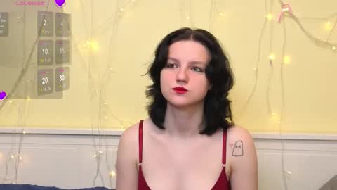 Snapshot of ashlyvincente chatting on 12-19-25, 07:48 Kristine online show from 12-19-25, 07:48