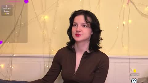 Snapshot of ashlyvincente chatting on 12-22-25, 07:27 Kristine online show from 12-22-25, 07:27