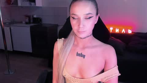 Mila online show from 05-20-26, 05:35