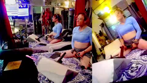 Snapshot of ashmomo chatting on 12-17-24, 01:16 ashmomo online show from 12-17-24, 01:16