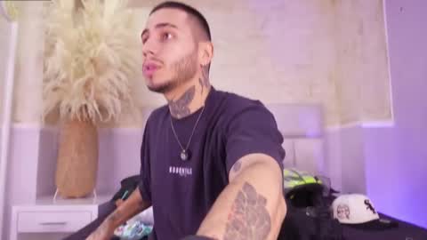 Snapshot of asiamiller_ chatting on 12-15-25, 04:28 AsiaMiller online show from 12-15-25, 04:28