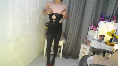 Snapshot of asian_handsomexx chatting on 07-04-26, 10:32 asian_handsomexx online show from 07-04-26, 10:32