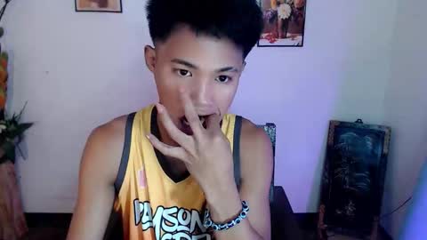 asian_lover05 online show from 10-05-25, 07:12