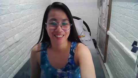Trixie online show from 01-04-25, 03:39