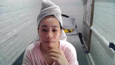 Trixie online show from 02-05-25, 01:33