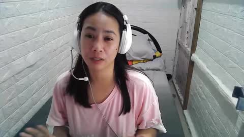 Trixie online show from 02-06-25, 04:14