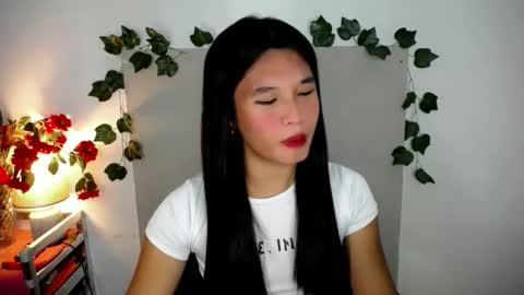 Snapshot of asian_yannie chatting on 09-10-25, 10:10 Yan online show from 09-10-25, 10:10