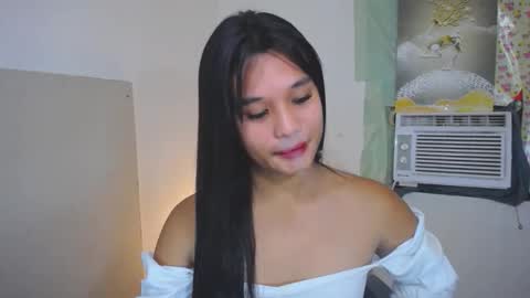 Snapshot of asian_yannie chatting on 10-24-25, 11:39 Yan online show from 10-24-25, 11:39