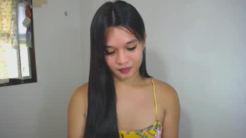 Snapshot of asian_yannie chatting on 11-19-25, 02:11 Yan online show from 11-19-25, 02:11