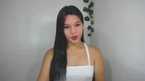 Snapshot of asian_yannie chatting on 11-21-25, 07:12 Yan online show from 11-21-25, 07:12