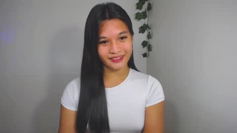 Snapshot of asian_yannie chatting on 11-26-25, 08:37 Yan online show from 11-26-25, 08:37