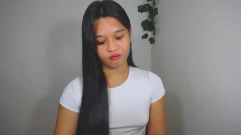 Snapshot of asian_yannie chatting on 12-23-25, 12:30 Yan online show from 12-23-25, 12:30