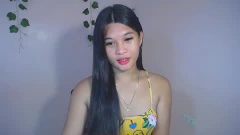 Snapshot of asian_yannie chatting on 01-12-26, 05:34 Yan online show from 01-12-26, 05:34