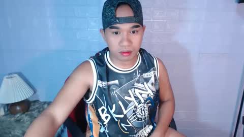 Snapshot of asianbigdickintown chatting on 02-17-26, 11:00 Sonny boy online show from 02-17-26, 11:00