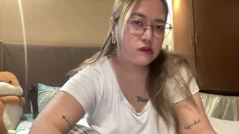 Snapshot of asianbunny10 chatting on 03-13-26, 04:19 Curvy online show from 03-13-26, 04:19