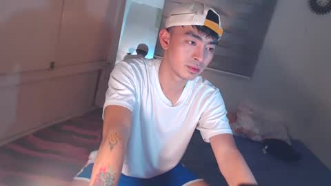 Snapshot of asiancummer_bry69 chatting on 03-04-25, 03:33 Bry online show from 03-04-25, 03:33