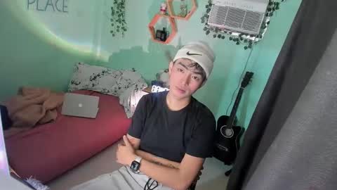 Snapshot of asiancummer_bry69 chatting on 11-23-25, 02:39 Bry online show from 11-23-25, 02:39