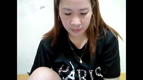 Snapshot of asiancutie143 chatting on 05-03-26, 12:38 asiancutie143 online show from 05-03-26, 12:38
