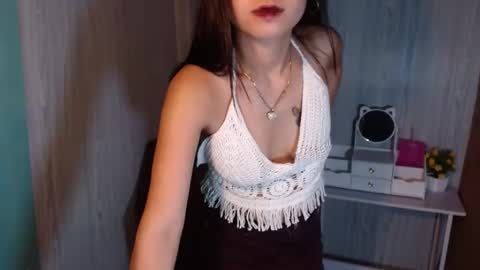 Snapshot of asianhot_celine chatting on 03-05-25, 02:01 Celine online show from 03-05-25, 02:01