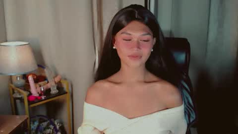 Snapshot of asiankianna chatting on 05-18-26, 11:27 Kianna online show from 05-18-26, 11:27