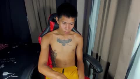 Snapshot of asianplayboyx chatting on 01-29-25, 02:40 mark online show from 01-29-25, 02:40