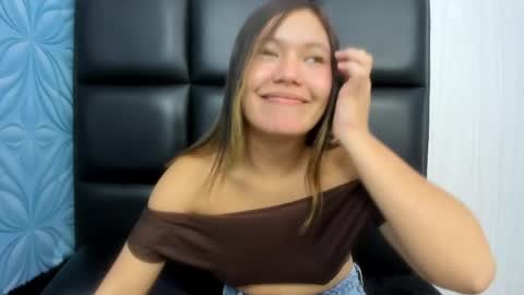 Snapshot of asianslut_ chatting on 04-28-26, 05:01 AsianSlut online show from 04-28-26, 05:01