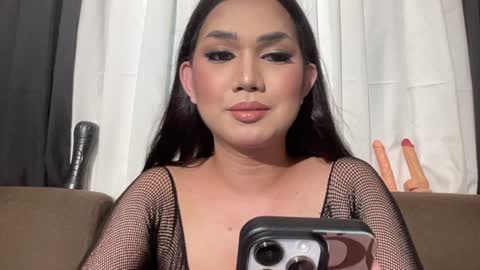 Lily online show from 06-18-26, 10:52