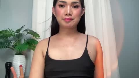 Lily online show from 06-26-26, 10:52