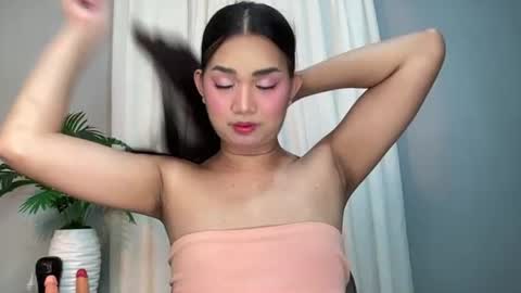 Lily online show from 07-06-26, 11:51