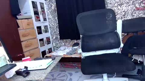 Snapshot of asiantsugar4u chatting on 11-16-25, 11:05 Trish online show from 11-16-25, 11:05