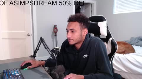 Snapshot of asimpsdream chatting on 10-15-25, 01:11 asimpsdream online show from 10-15-25, 01:11