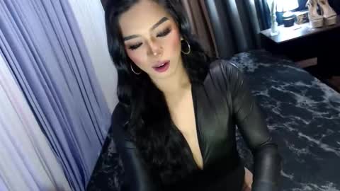 Margaux Miller online show from 10-29-25, 05:36