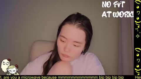 Snapshot of astra_lis chatting on 02-18-25, 02:49 Astra online show from 02-18-25, 02:49
