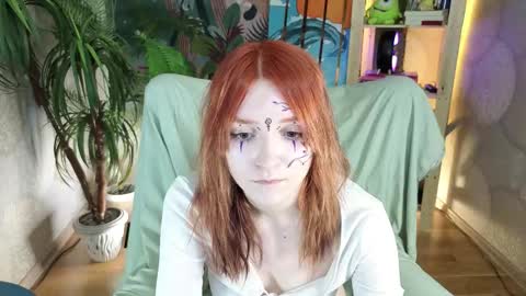 Snapshot of astra_lis chatting on 10-18-25, 12:39 Astra online show from 10-18-25, 12:39