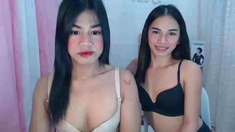 Snapshot of astraea_xxx chatting on 01-29-25, 10:01 Anna online show from 01-29-25, 10:01