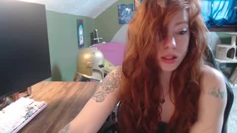 Snapshot of astraeasiren chatting on 02-21-25, 06:37 AstraeaSiren online show from 02-21-25, 06:37