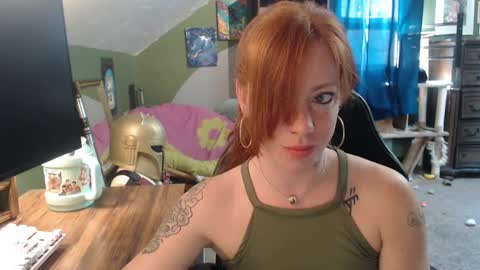 Snapshot of astraeasiren chatting on 09-19-25, 05:57 AstraeaSiren online show from 09-19-25, 05:57
