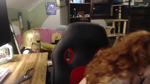 Snapshot of astraeasiren chatting on 09-25-25, 04:49 AstraeaSiren online show from 09-25-25, 04:49