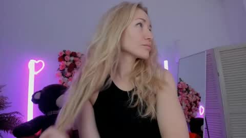 astramonroe online show from 06-04-26, 07:25