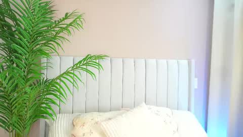 Snapshot of astrea_1 chatting on 02-23-25, 09:05 Astrea online show from 02-23-25, 09:05