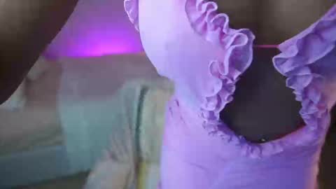 Snapshot of astrea_1 chatting on 09-19-25, 11:38 Astrea online show from 09-19-25, 11:38