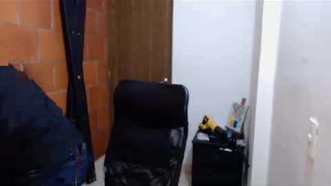 Snapshot of astton_nick chatting on 03-04-25, 02:17 Nick Astton online show from 03-04-25, 02:17